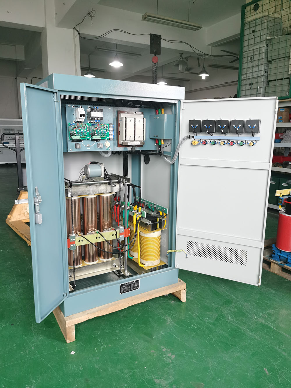 100KVA Three phase four wire AC voltage stabilizer China Manufacturer